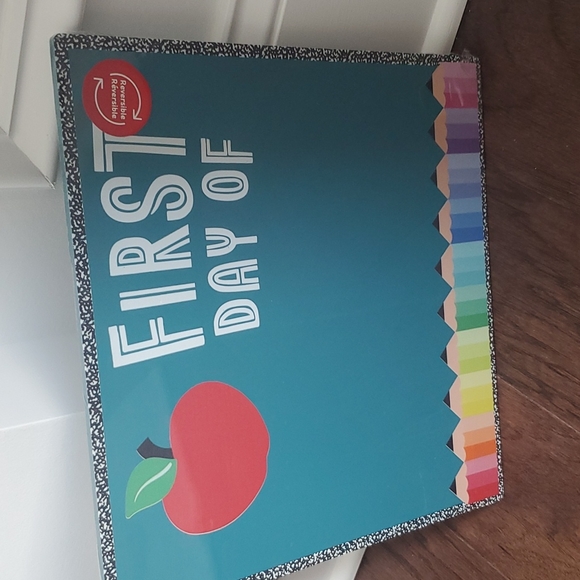 TEACHER'S ACCESSORIES - Picture 5 of 8